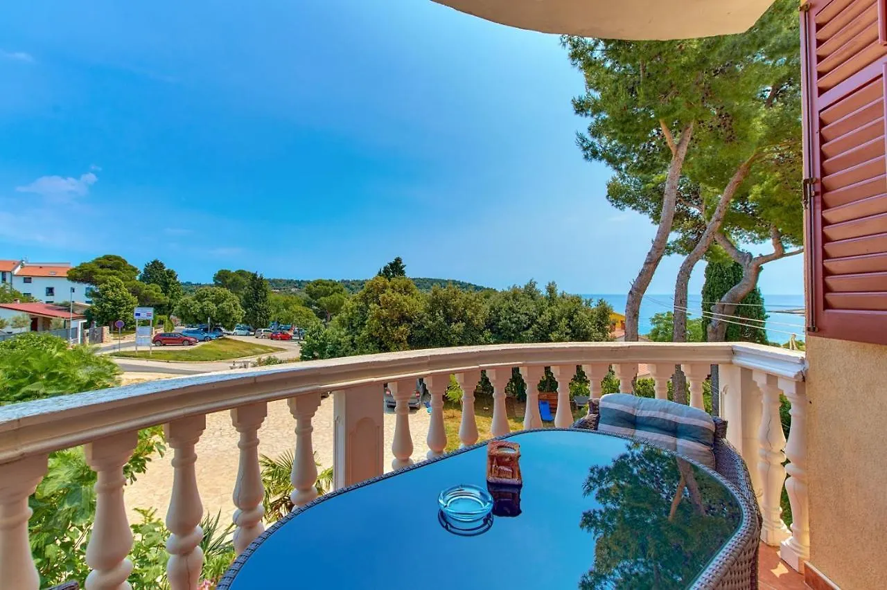 Villa Emilia Banjole Guest house