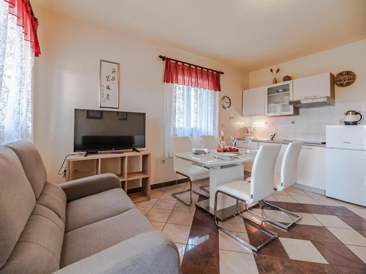 Villa Emilia Banjole 0*,