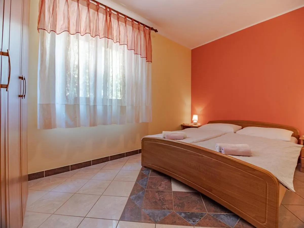 Villa Emilia Banjole 0*,