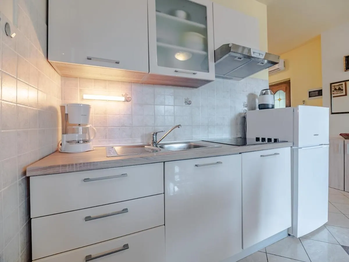 Villa Emilia Banjole Guest house